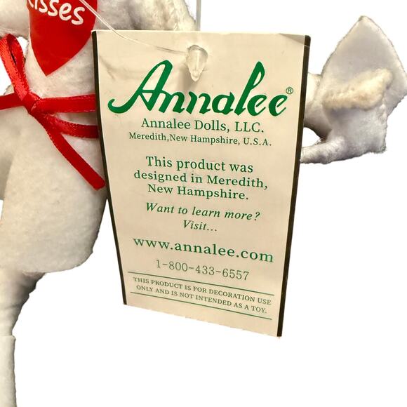 Annalee 2022 Valentines Kisses Collectible Elf Doll - Picture 6 of 6